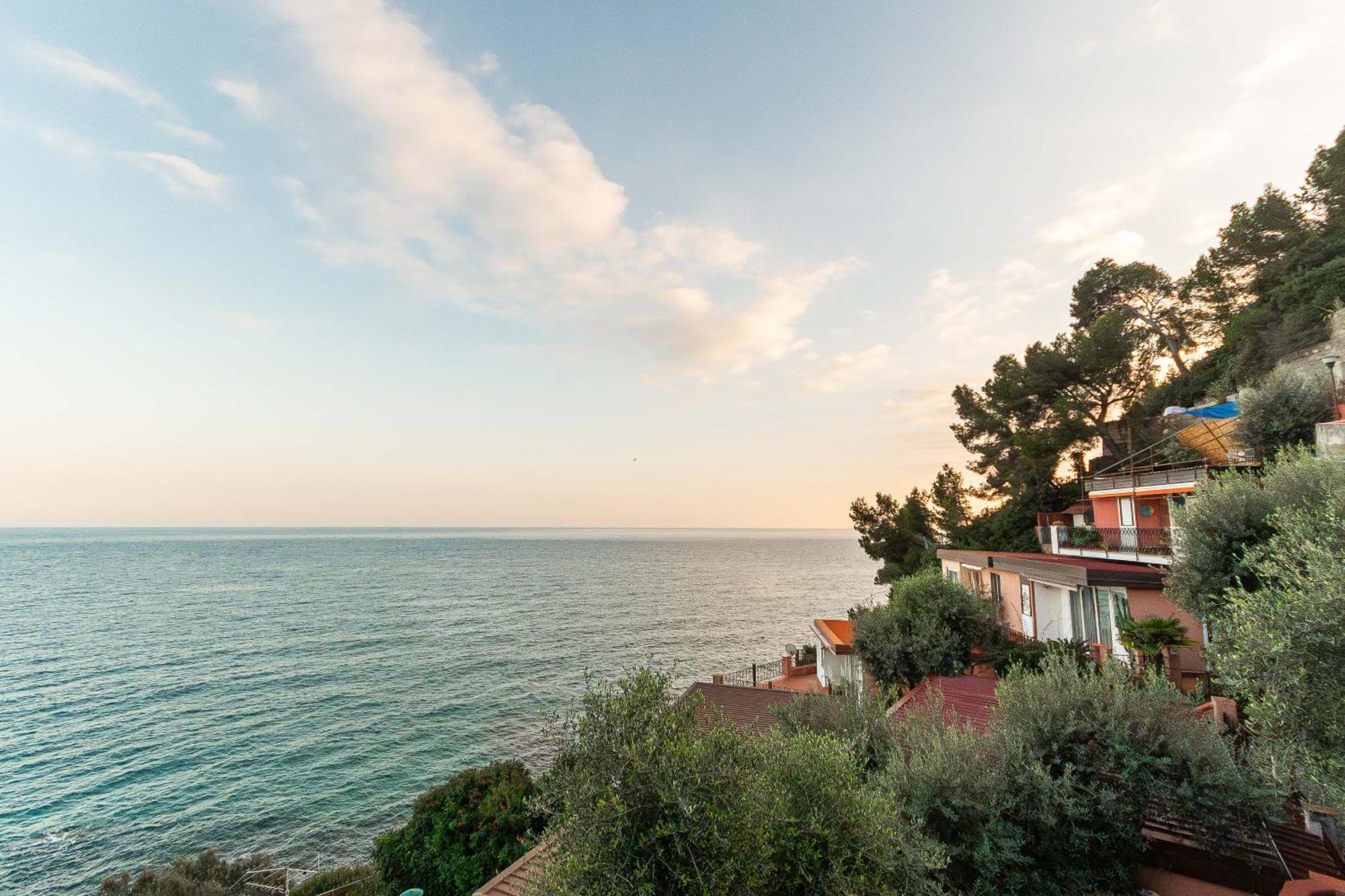C22 Beachfront Villa - Spa Bath, Pool, Private Beach, Parking Free Andora Экстерьер фото