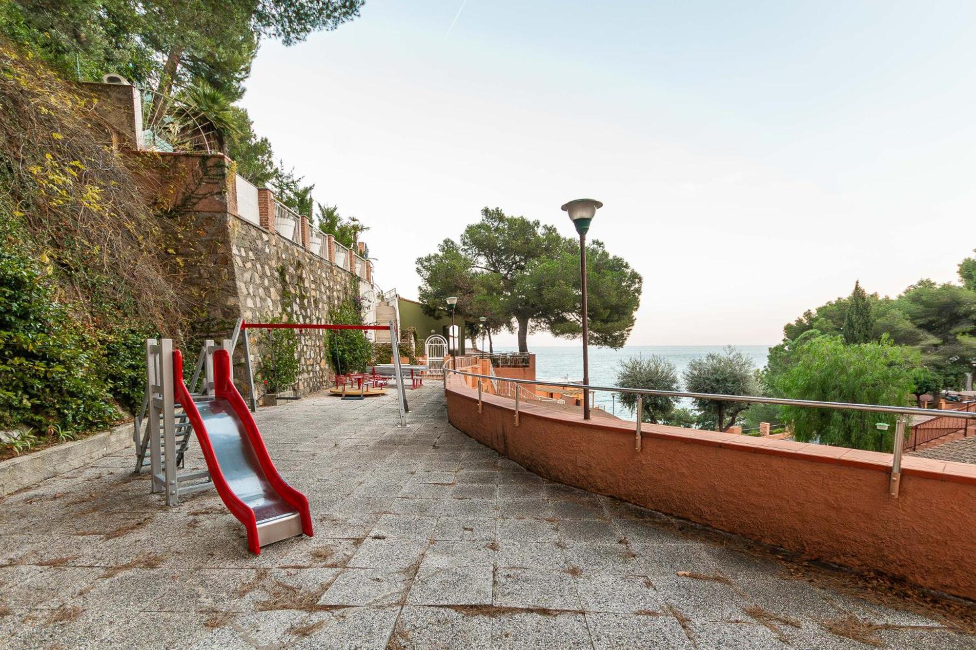 C22 Beachfront Villa - Spa Bath, Pool, Private Beach, Parking Free Andora Экстерьер фото